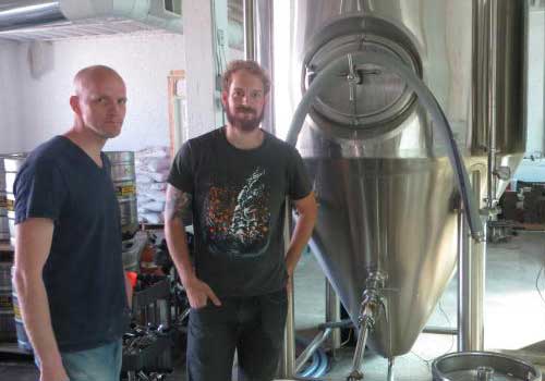 images of une annee owners